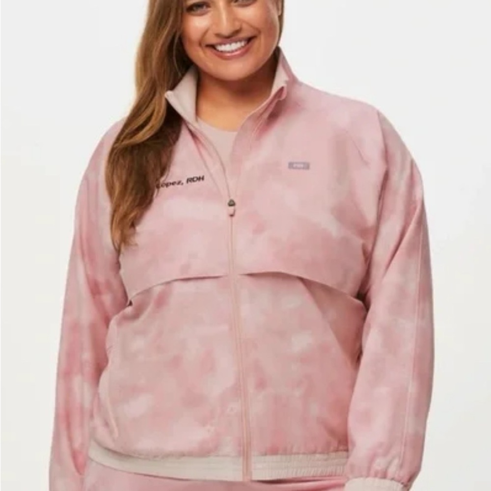 FIGS Sydney Scrub Jacket - Marbled Rose